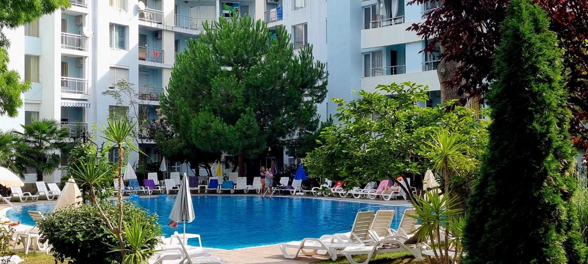 Niko Apartments Pantai Sunny Bagian luar foto